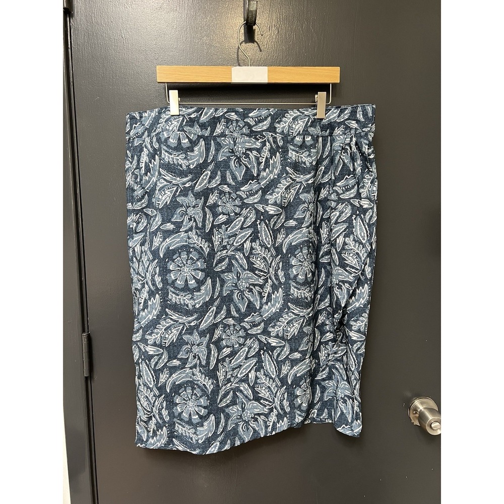 RipSkirt Hawaii Sz XXL Blue White Floral Length 3 Below Knee Wrap Skirt